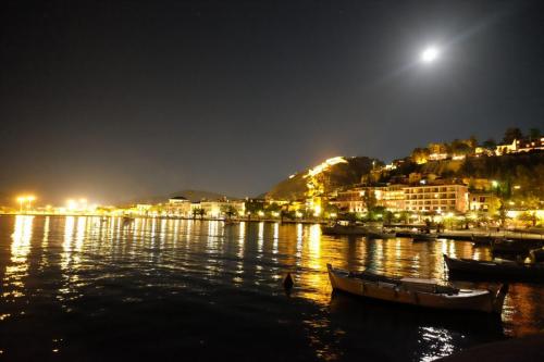 Click to view more pictures